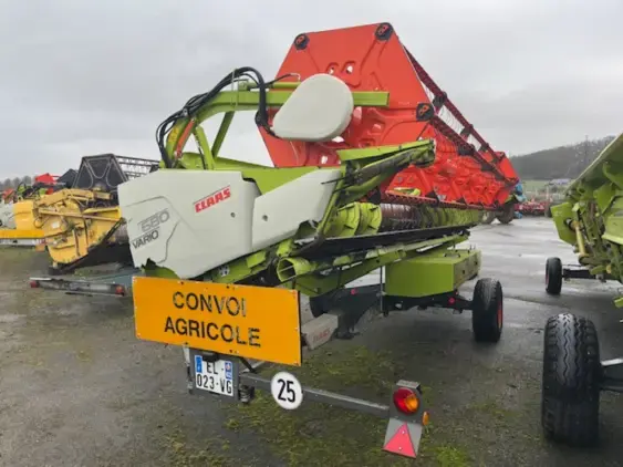 CLAAS LEXION 650 - Photo 20