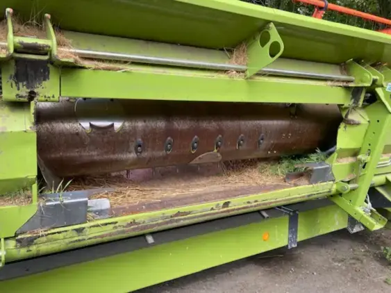 CLAAS LEXION 740 - Photo 24