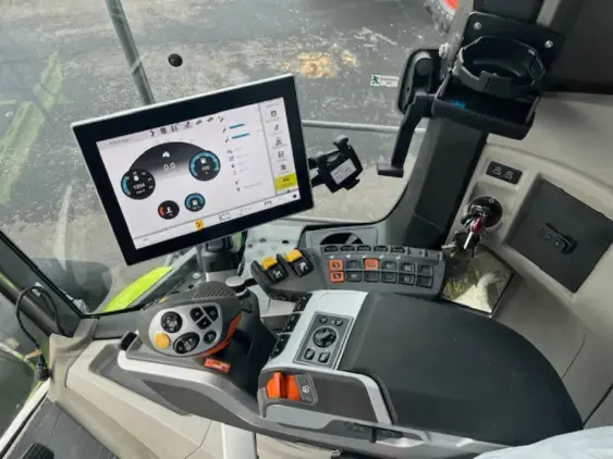 CLAAS Trion 660 Montana  - Photo 10
