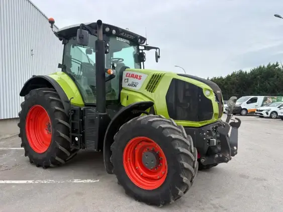 CLAAS AXION 800 - Photo 1