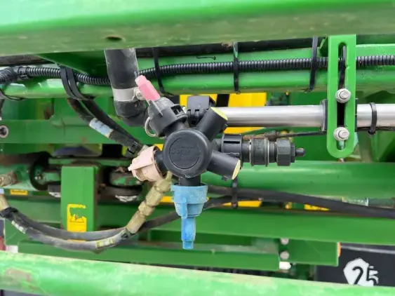 JOHN DEERE 840i - Photo 16