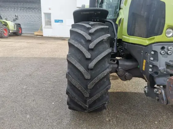 CLAAS AXION 830 CMATIC - Photo 13