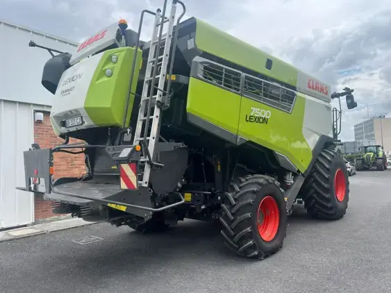 CLAAS Lexion 7500 - Photo 6