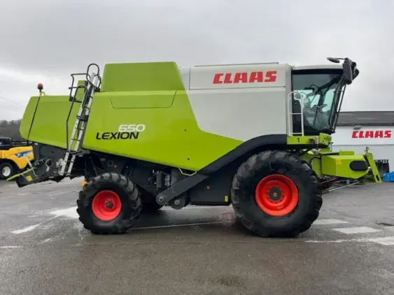 CLAAS LEXION 650 - Photo 8