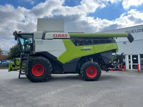 CLAAS LEXION 7600 - Photo 4