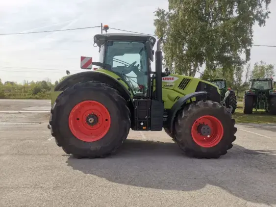 CLAAS AXION 870 CMATIC - Photo 8