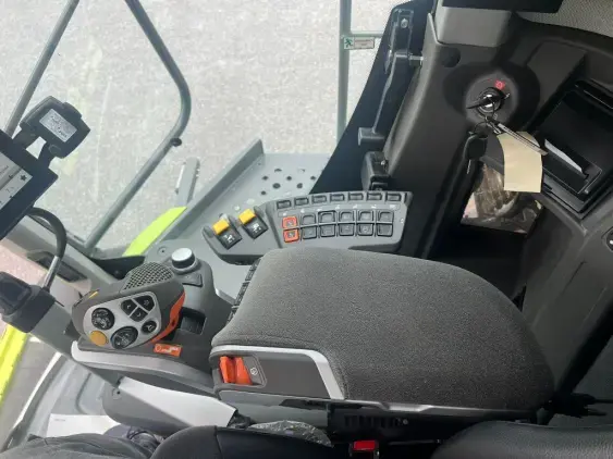CLAAS Lexion 7500 - Photo 9