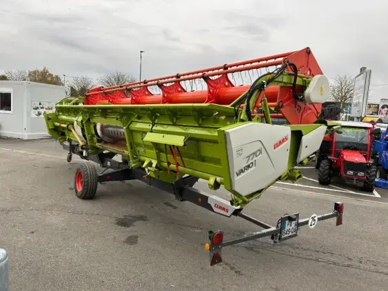 CLAAS Lexion 7400 - Photo 16