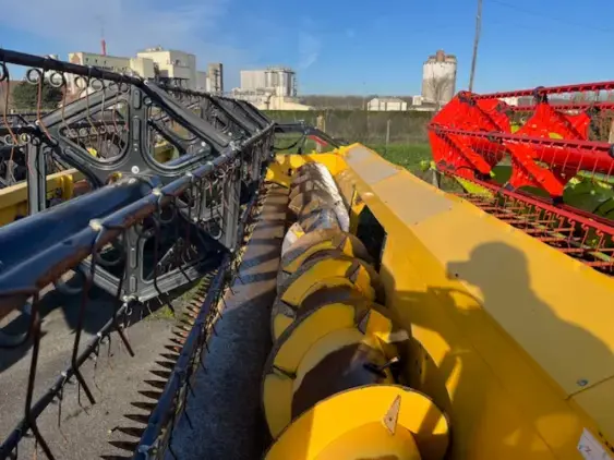 NEW HOLLAND CR 8.80 - Photo 26