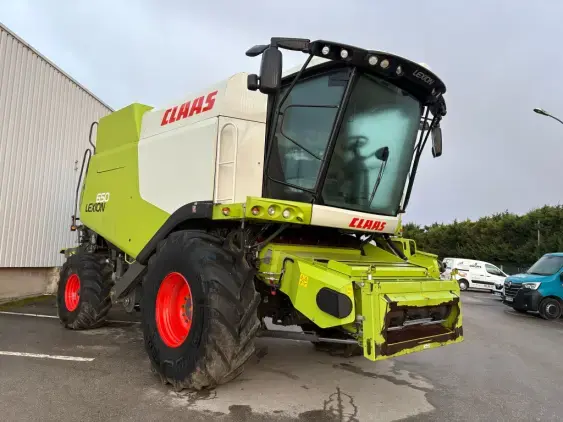 CLAAS LEXION 650 - Photo 1