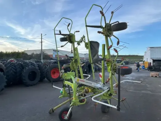 CLAAS VOLTO 700 - Photo 3