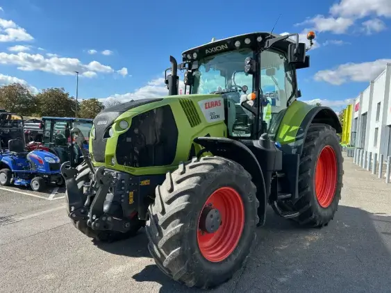 CLAAS Axion 810 cmatic  - Photo 3