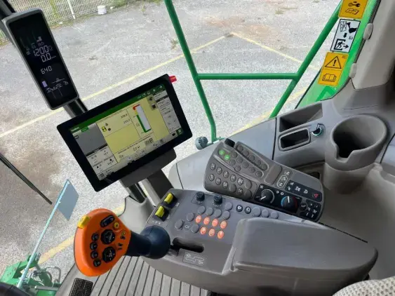 JOHN DEERE T560i HILLMASTER - Photo 18