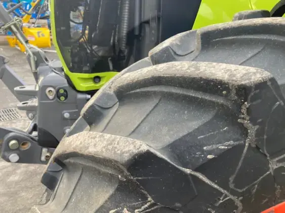 CLAAS arion 630 - Photo 6