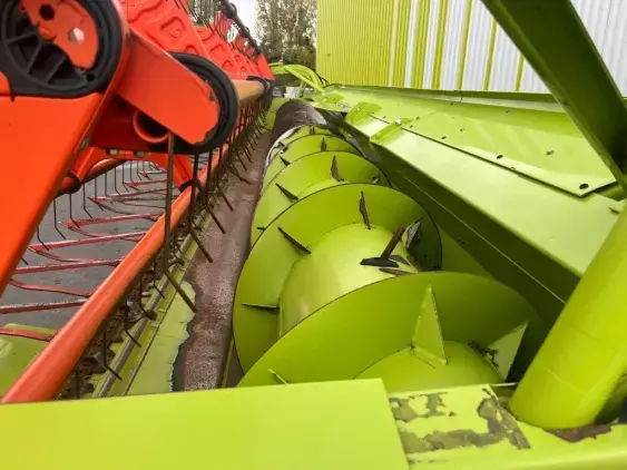 CLAAS LEXION 750 - Photo 25