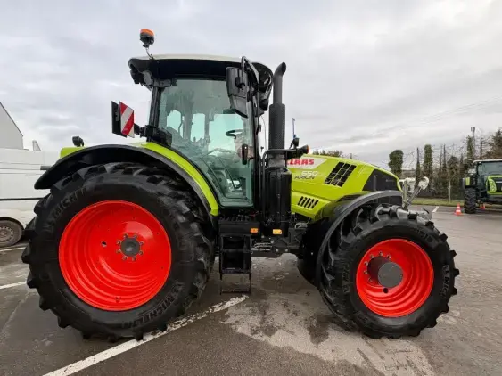 CLAAS ARION 650  - Photo 8
