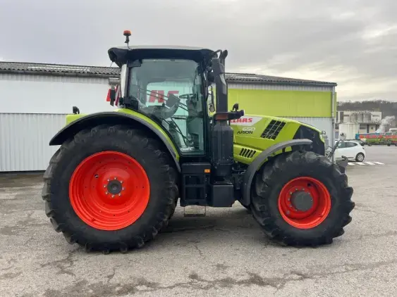 CLAAS ARION 650 cmatic  - Photo 8