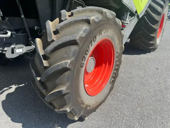 CLAAS Lexion 7400 - Photo 8