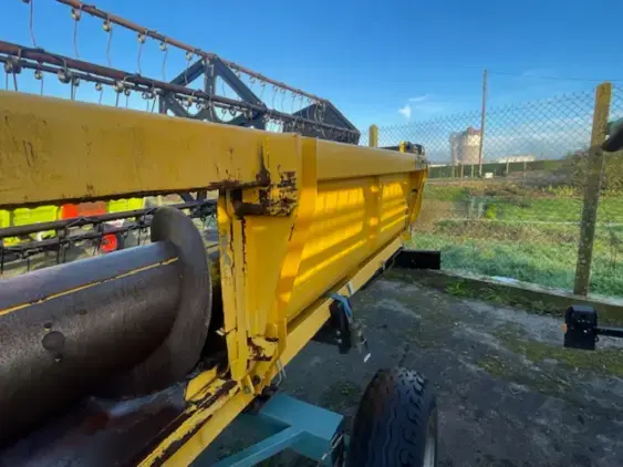 NEW HOLLAND CR 9060 - Photo 21