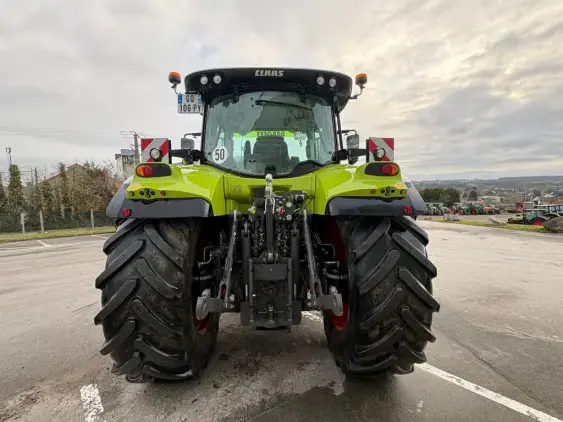 CLAAS ARION 650  - Photo 6