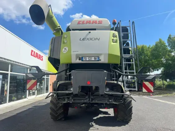 CLAAS Lexion 7400 - Photo 6