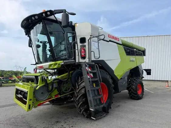 CLAAS 6700 - Photo 3