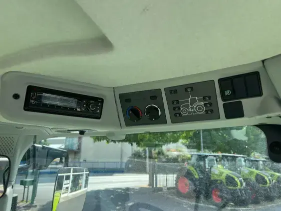 CLAAS ARION 530 - Photo 12