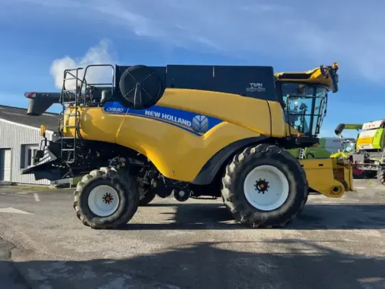 NEW HOLLAND CR 8.80 - Photo 8