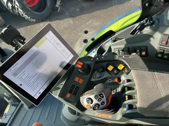 CLAAS Arion 660 Cebis  - Photo 12