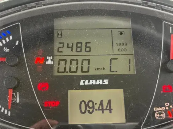 CLAAS ARION 650  - Photo 10