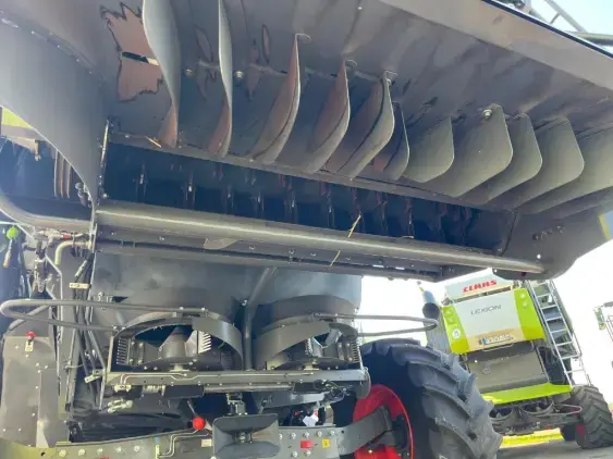 CLAAS LEXION 6700 - Photo 11