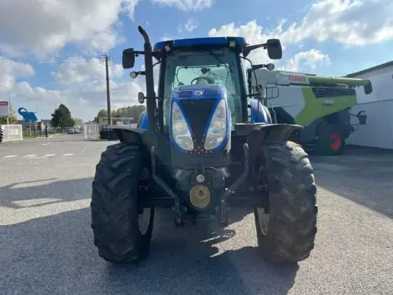 NEW HOLLAND T7.210 - Photo 2