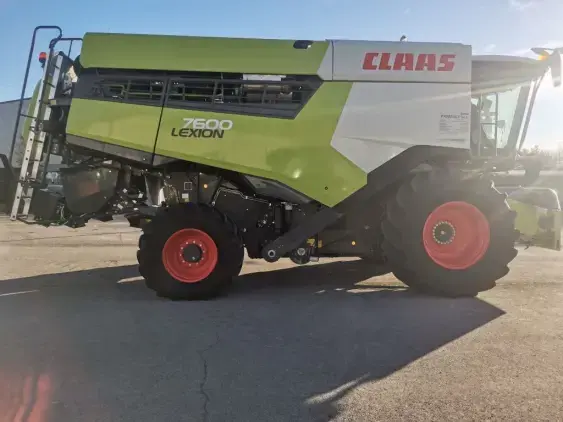 CLAAS LEXION 7600 - Photo 8