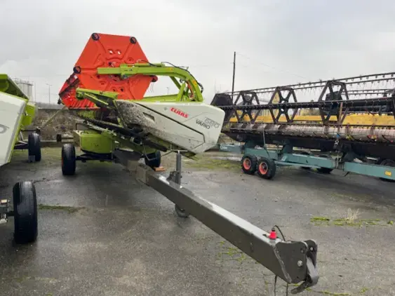 CLAAS LEXION 650 - Photo 17