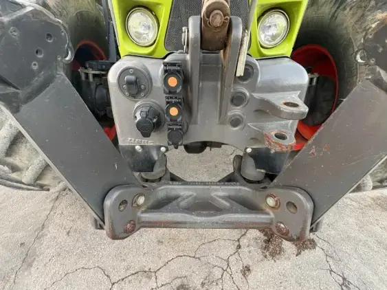 CLAAS ARION 620 - Photo 18