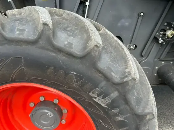 CLAAS Lexion 5300 - Photo 11