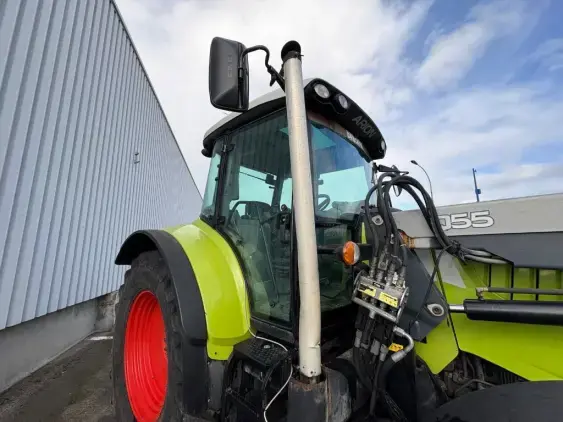CLAAS ARION 520 - Photo 18