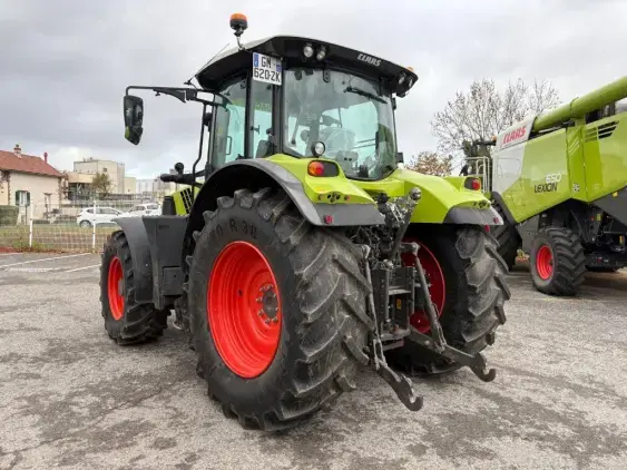 CLAAS Arion 630 - Photo 5