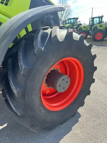 CLAAS Axion 850 cmatic - Photo 8