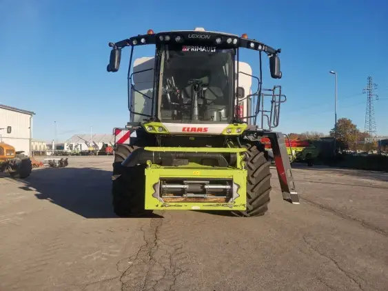 CLAAS LEXION 7600 - Photo 2