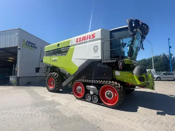 CLAAS LEXION 8700 TT - Photo 1