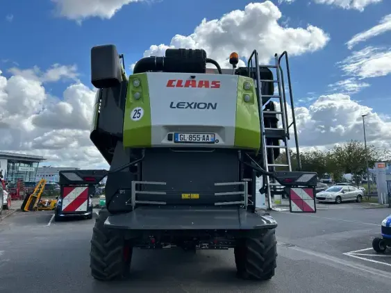 CLAAS Lexion 5300 - Photo 6