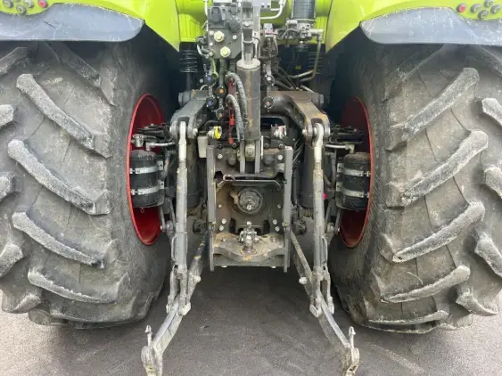 CLAAS AXION 830 - Photo 10