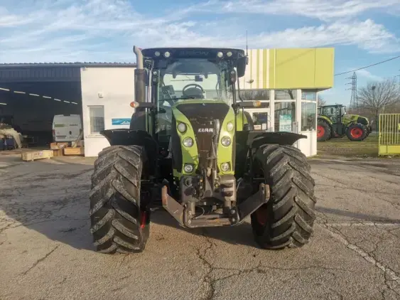 CLAAS ARION 650 - Photo 2