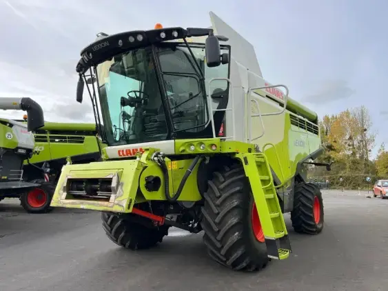 CLAAS LEXION 740 - Photo 3