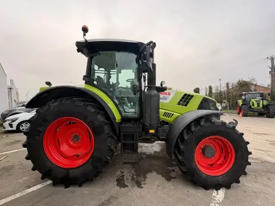 CLAAS ARION 610 - Photo 8