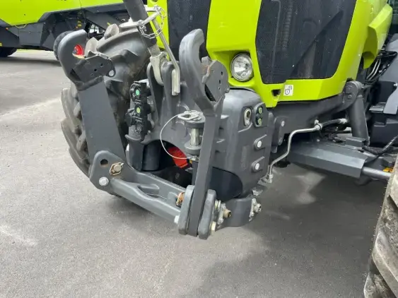 CLAAS ARION 650 CIS+ - Photo 9