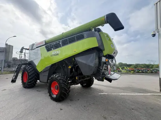 CLAAS 6700 - Photo 5