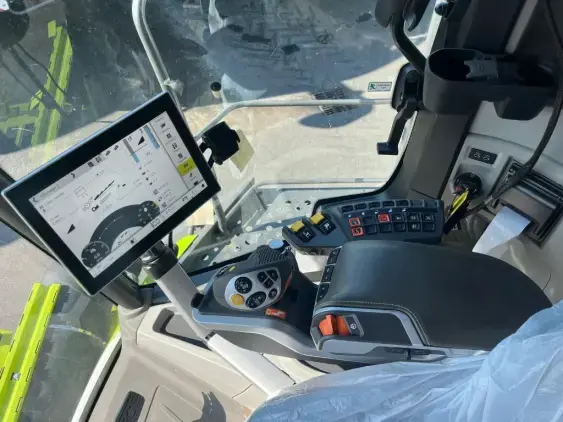 CLAAS LEXION 6700 - Photo 15