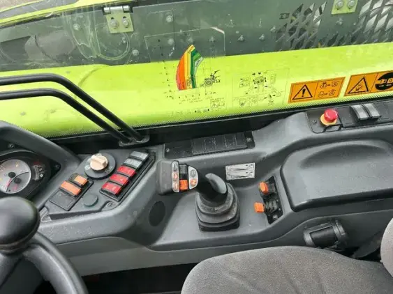 CLAAS SCORPION 741 VARIPOWER - Photo 9